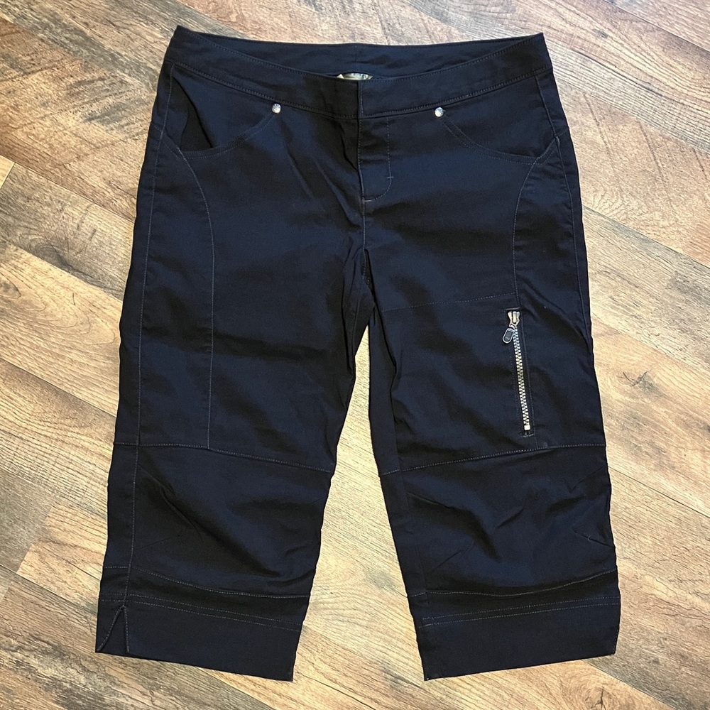 Athleta Black Cropped Cargo Capri Pants